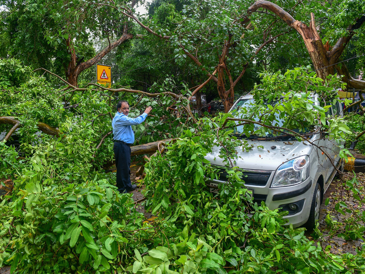 Heavy rains lash Delhi Photo Gallery - Sakshi5