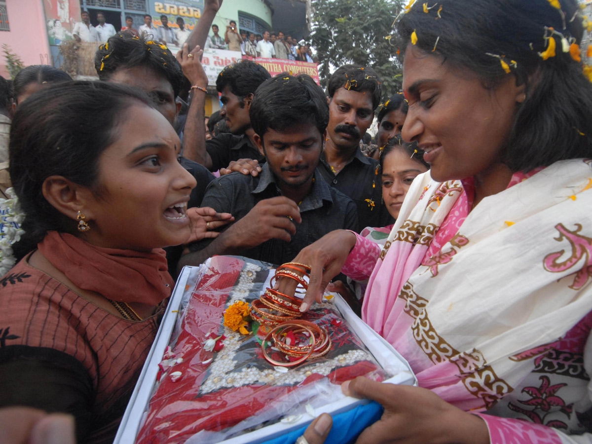 YS Sharmila Maro Praja Prasthanam Padayatra seven years completed Photo Gallery - Sakshi35