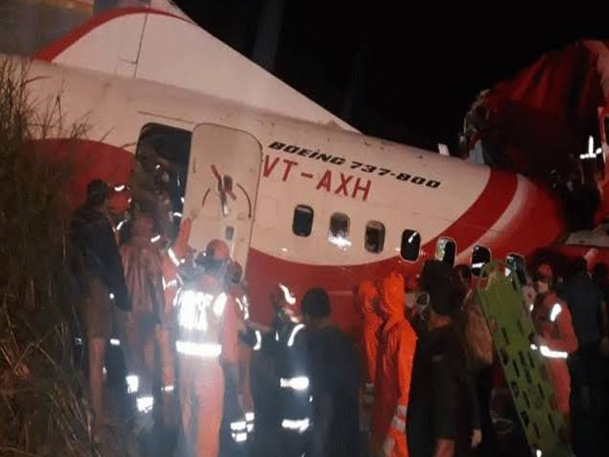 Air India plane crashes while landing Photo Gallery - Sakshi16