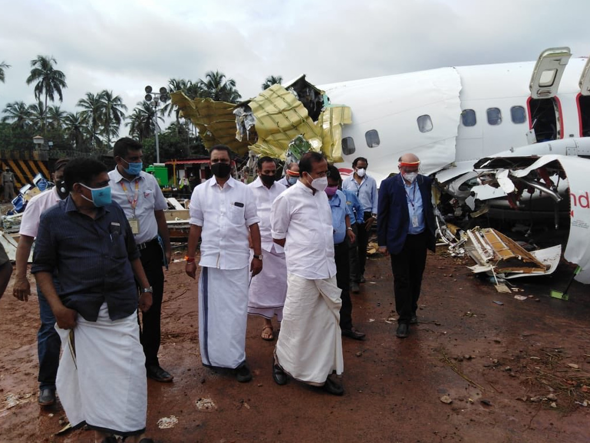 Air India plane crashes while landing Photo Gallery - Sakshi13