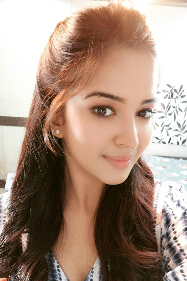 Actress Pujita Ponnada exclusive photos gallery - Sakshi9