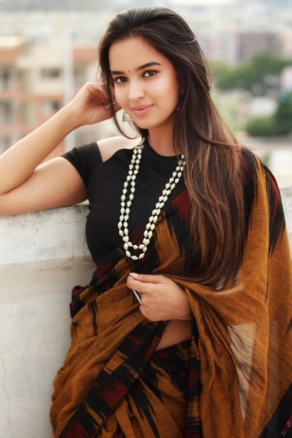 Actress Pujita Ponnada exclusive photos gallery - Sakshi3