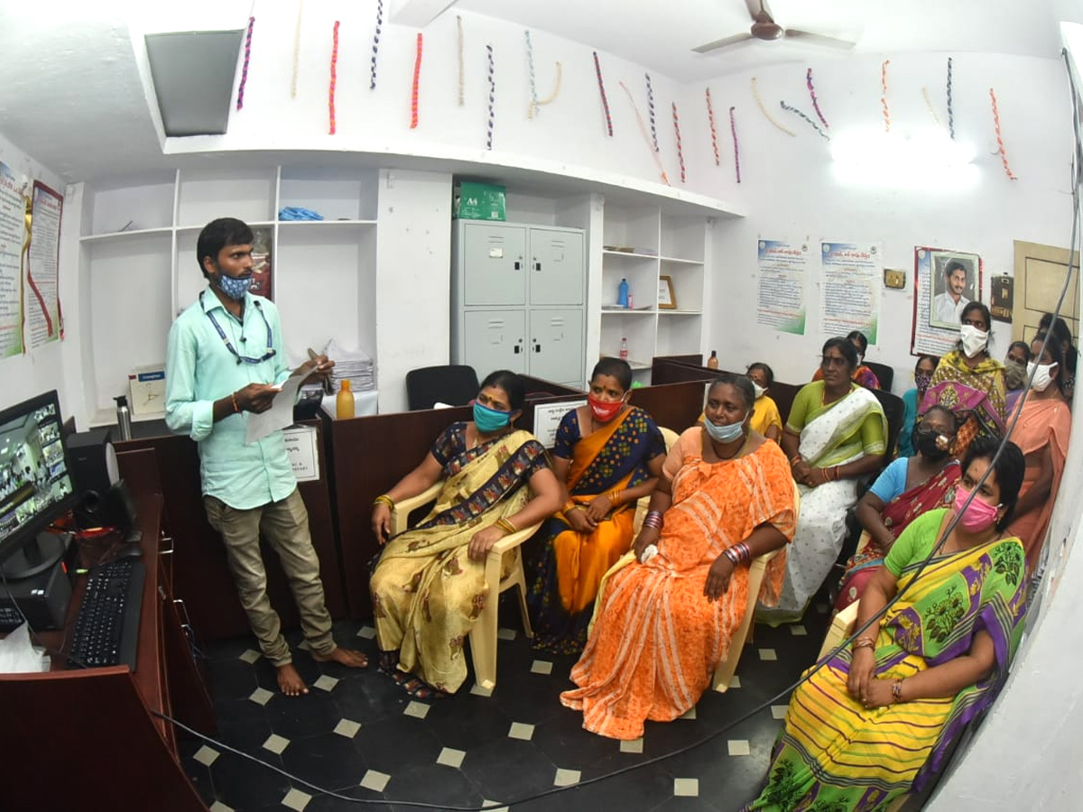 cm ys Jagan Launches ysr Asara Scheme Photo Gallery - Sakshi6