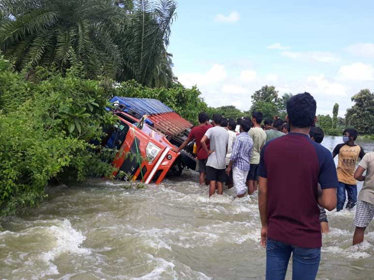 Heavy Rain in Andhra Pradesh Photo Gallery - Sakshi1