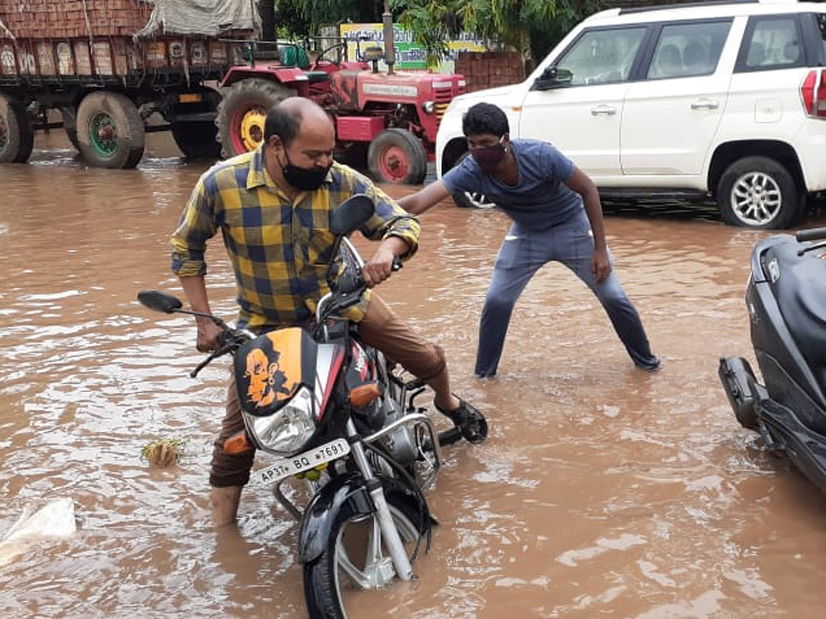 Heavy Rain in Andhra Pradesh Photo Gallery - Sakshi11