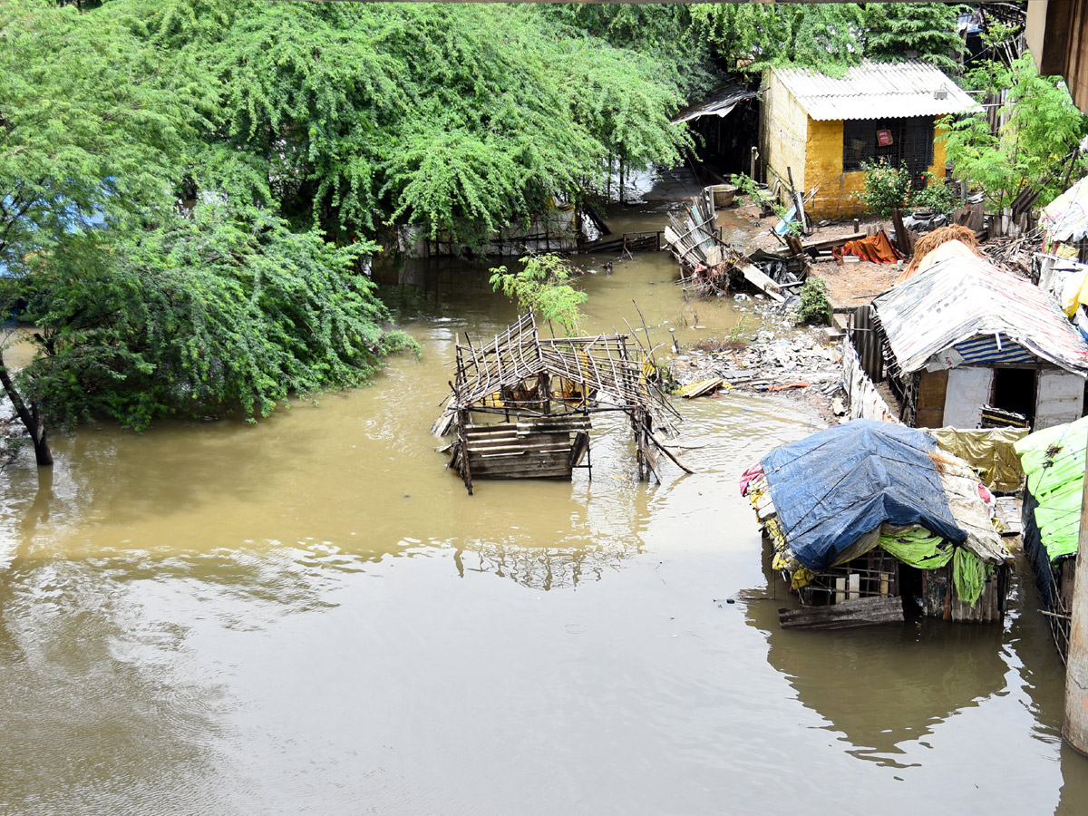 Heavy Rain in Andhra Pradesh Photo Gallery - Sakshi40