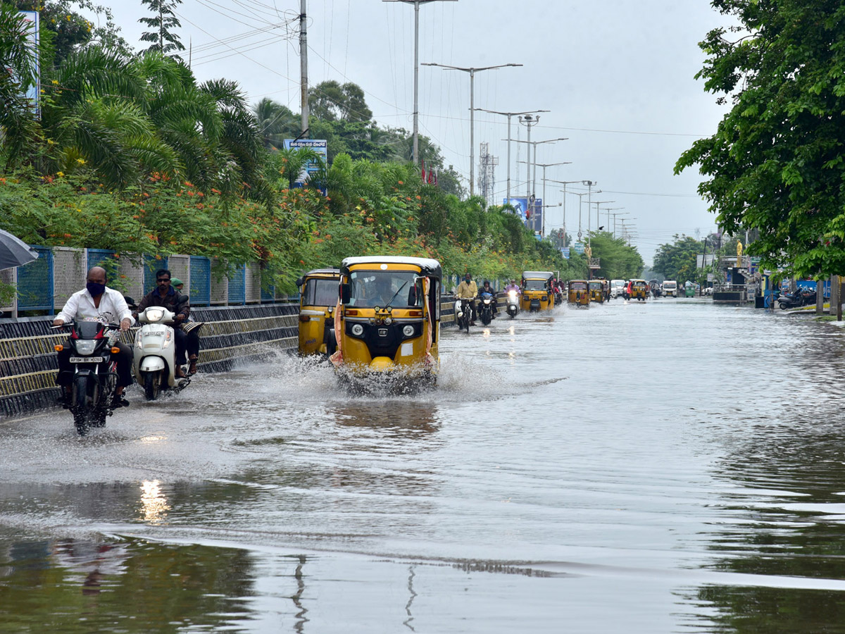 Heavy Rain in Andhra Pradesh Photo Gallery - Sakshi8