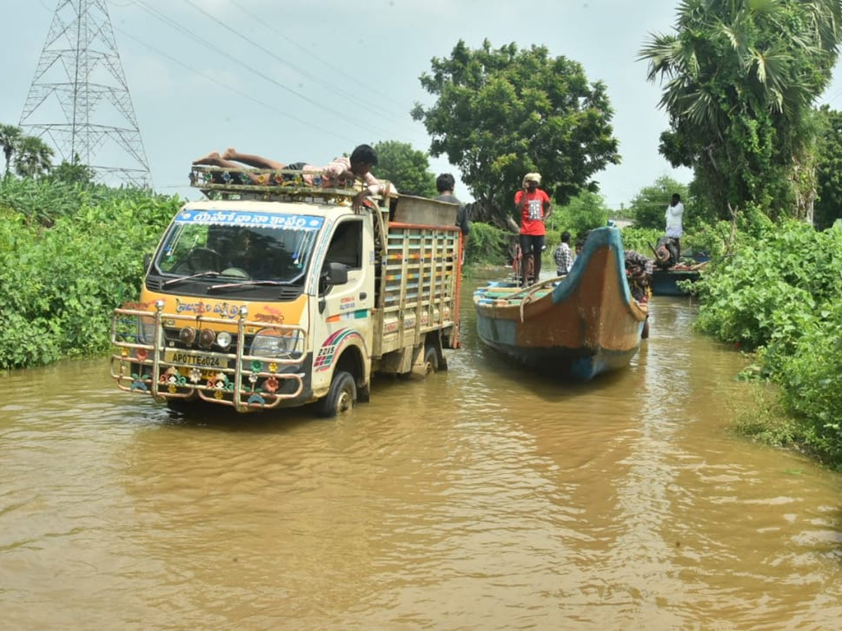 heavy waterfall in krishna river photo gallery - Sakshi16