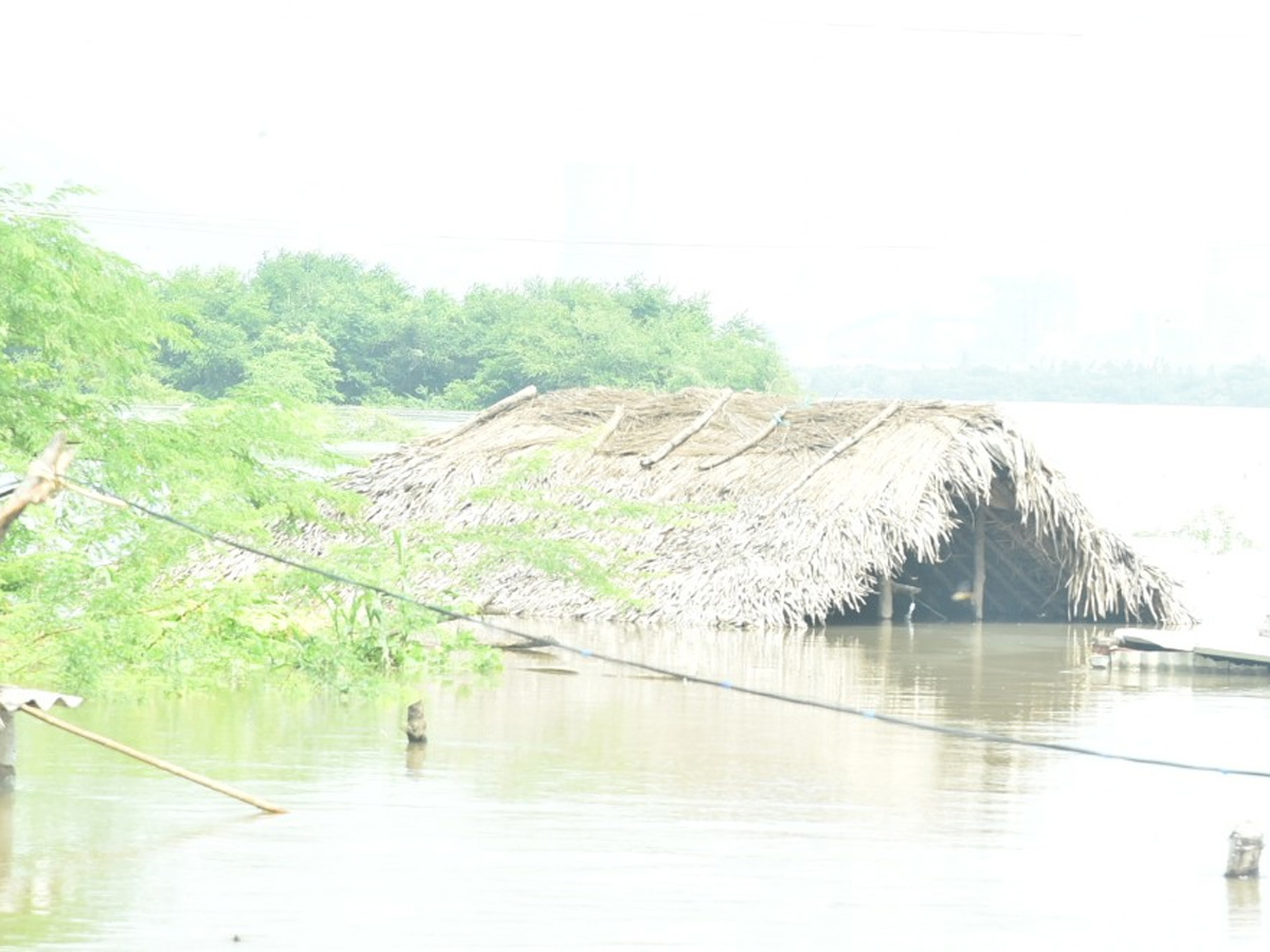 heavy waterfall in krishna river photo gallery - Sakshi29