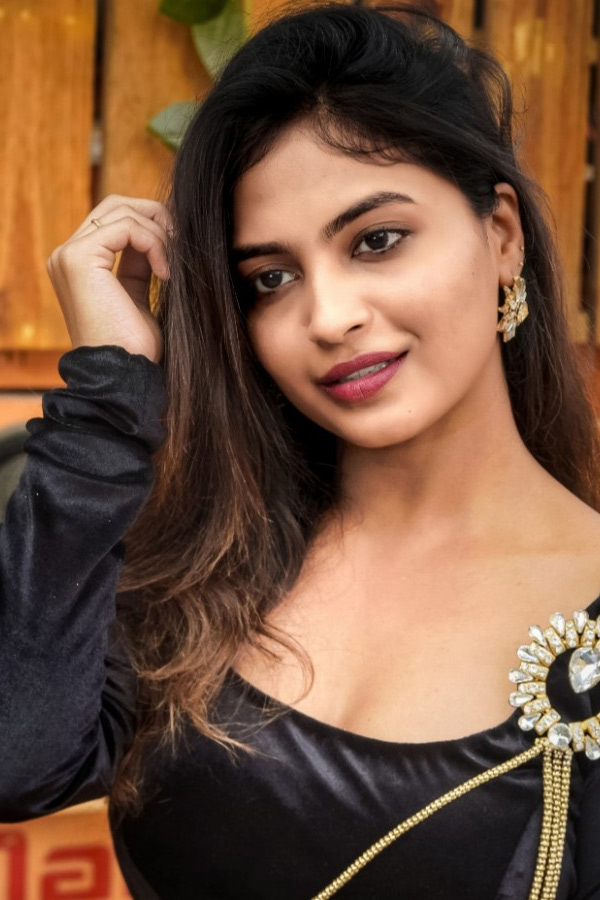 Bigg Boss Season 4 Dethadi Alekhya Harika Photo Gallery - Sakshi11