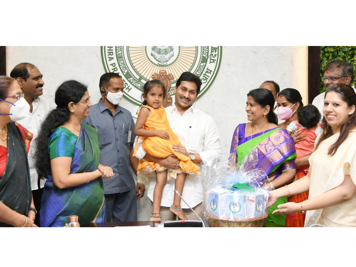 CM YS Jagan Launched YSR Sampurna Poshana Schemes Photo Gallery - Sakshi1