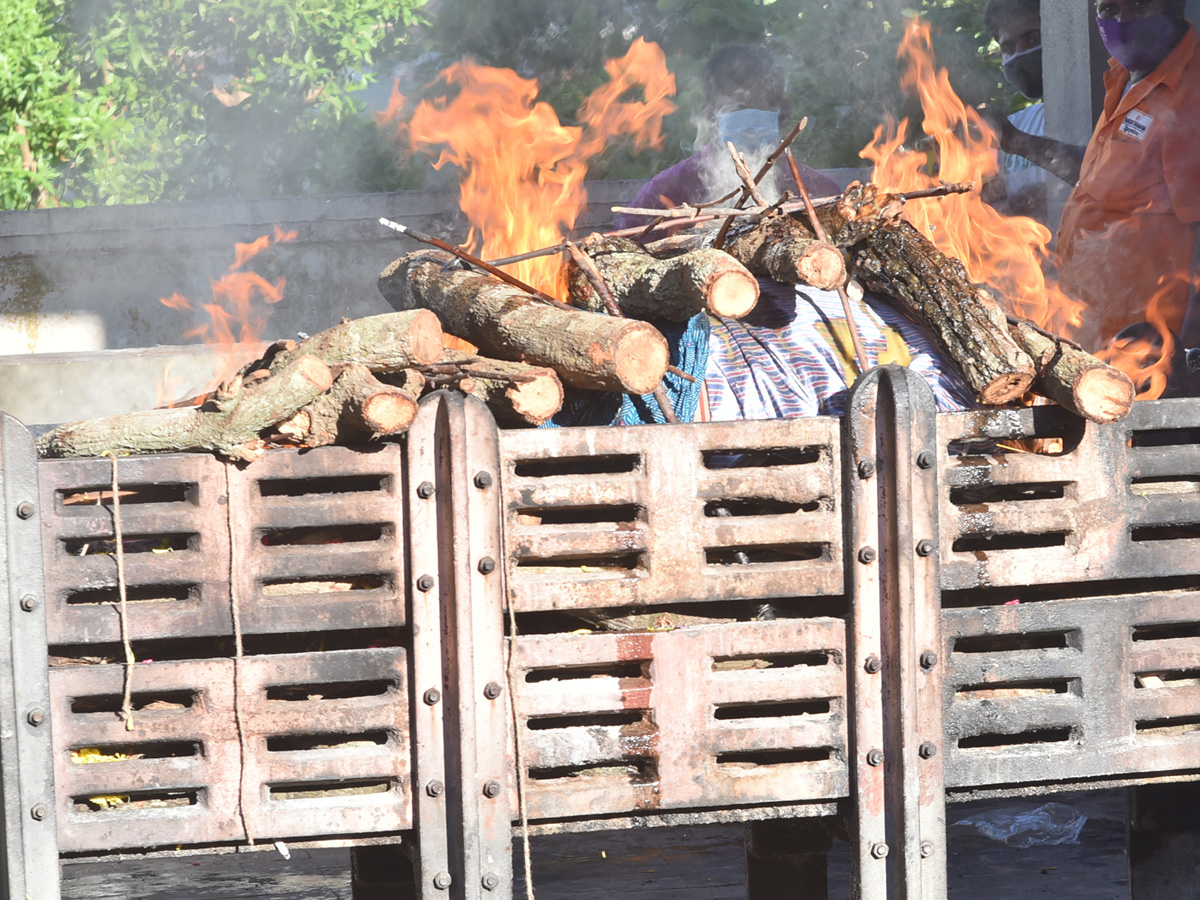 Jaya Prakash Reddys funeral ended Photo Gallery - Sakshi1