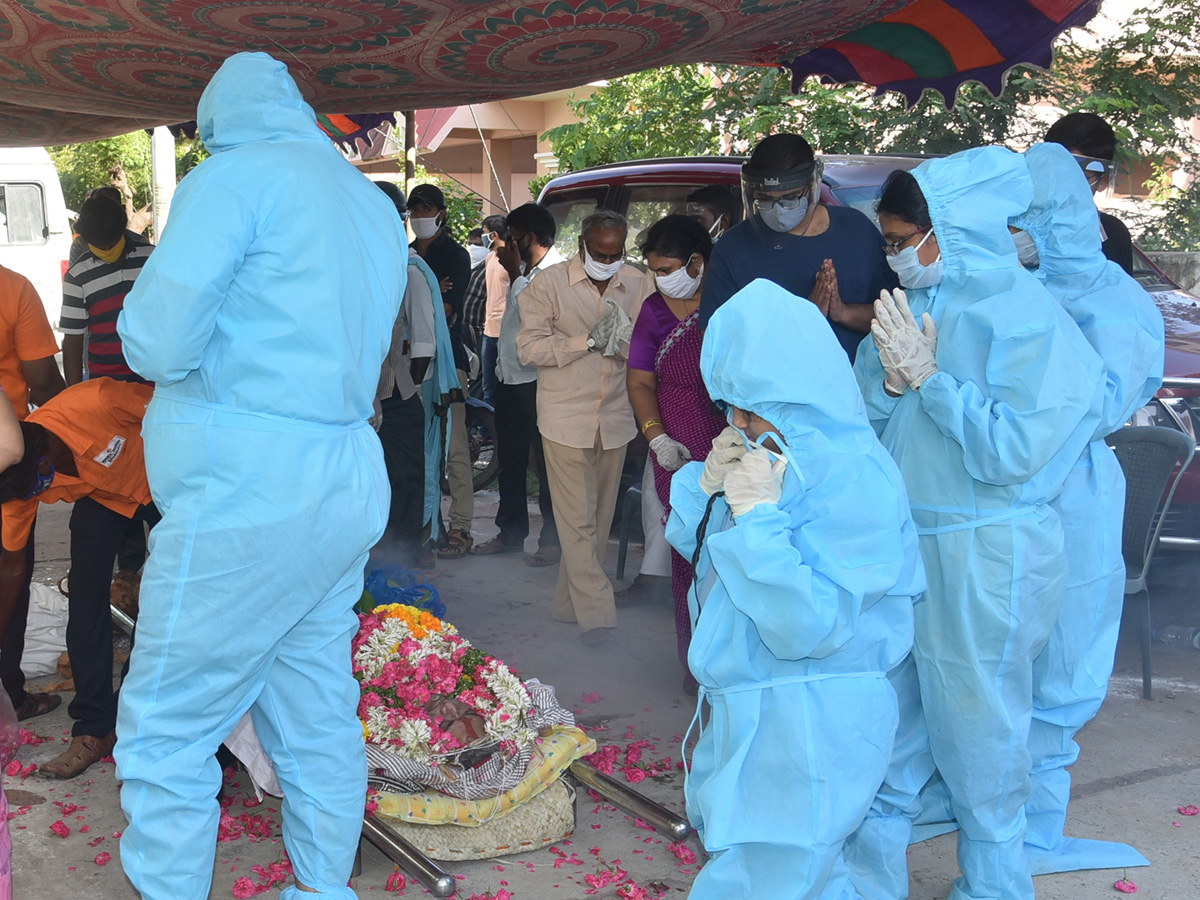 Jaya Prakash Reddys funeral ended Photo Gallery - Sakshi18