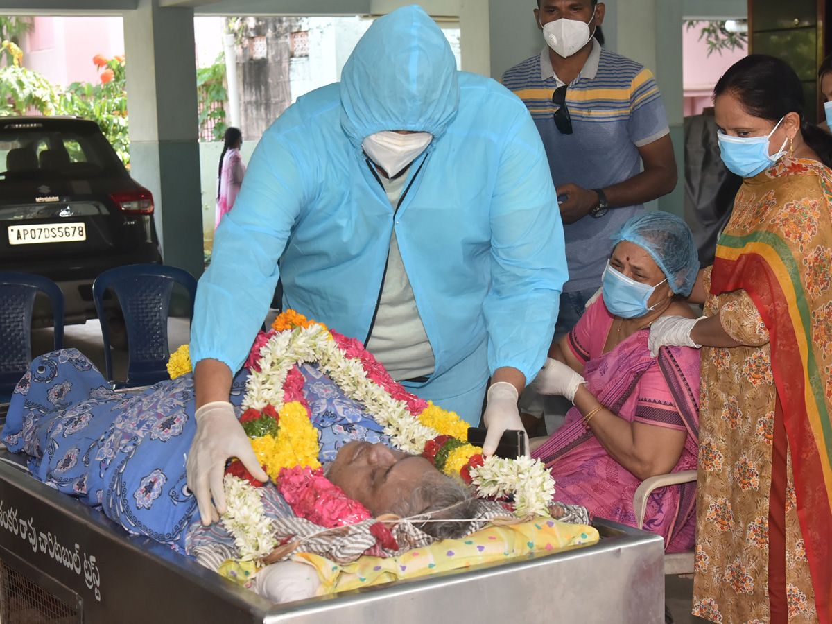 Jaya Prakash Reddys funeral ended Photo Gallery - Sakshi24