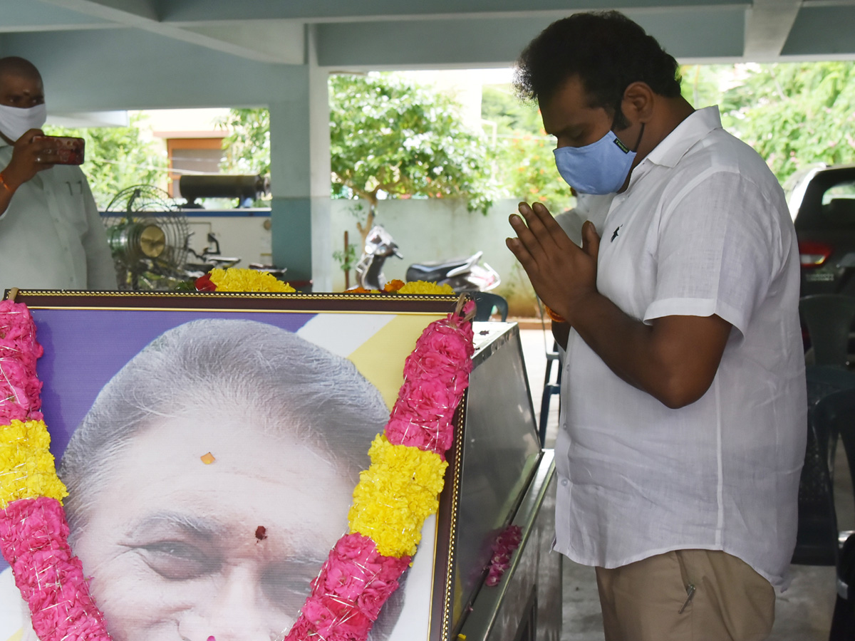 Jaya Prakash Reddys funeral ended Photo Gallery - Sakshi8