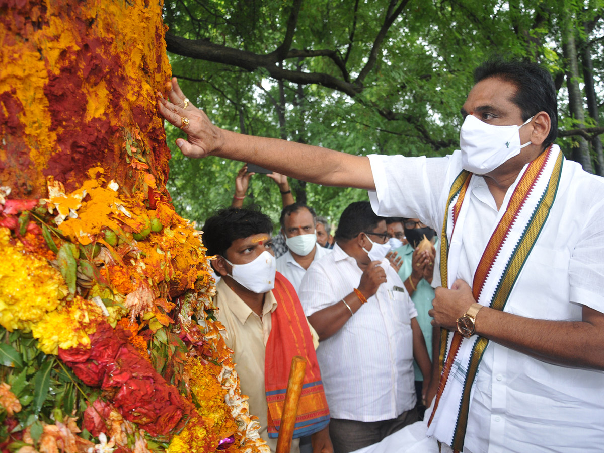 Sri Pydithalli Ammavari Temple Vizianagaram Photos - Sakshi12