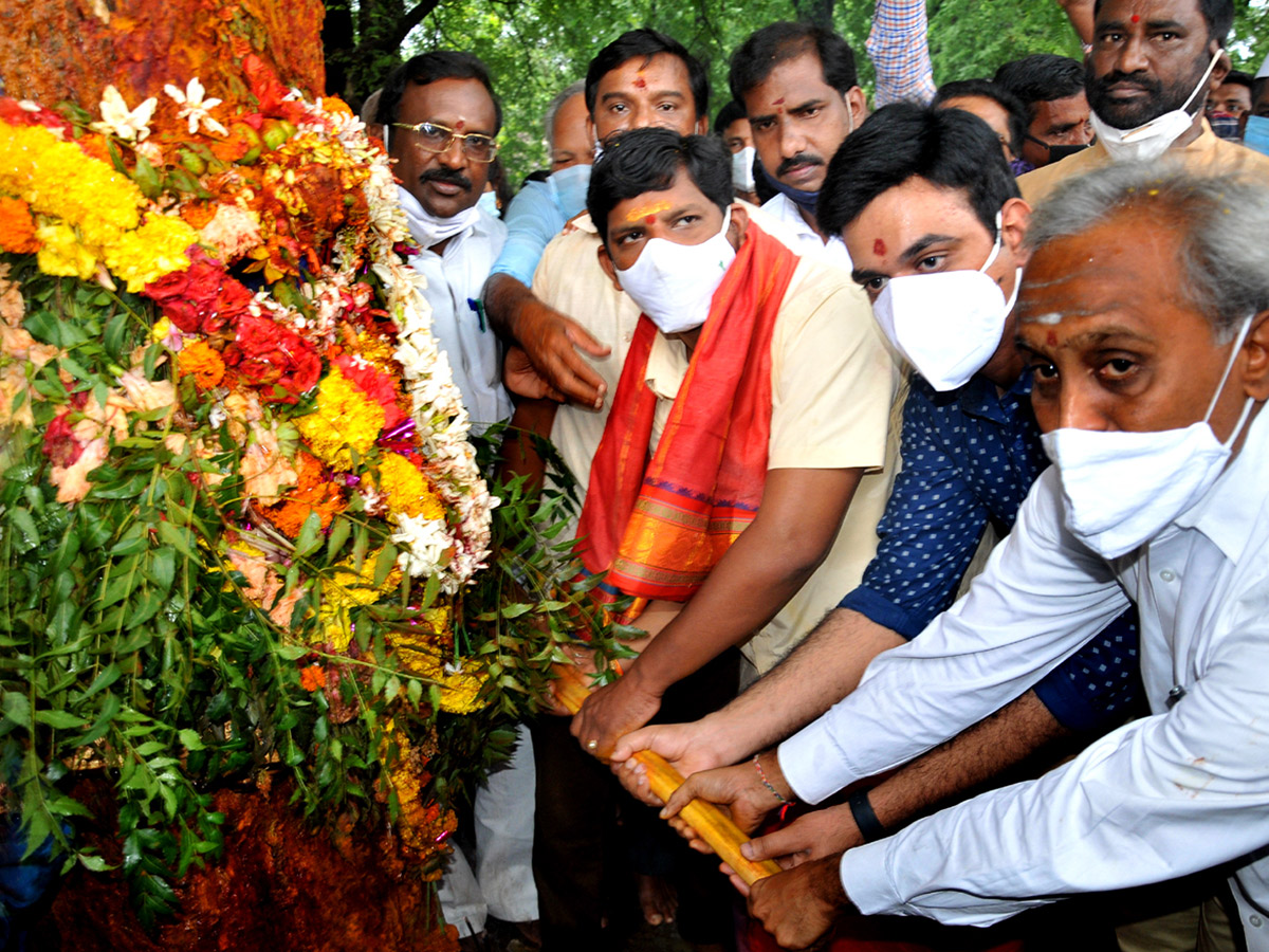 Sri Pydithalli Ammavari Temple Vizianagaram Photos - Sakshi14