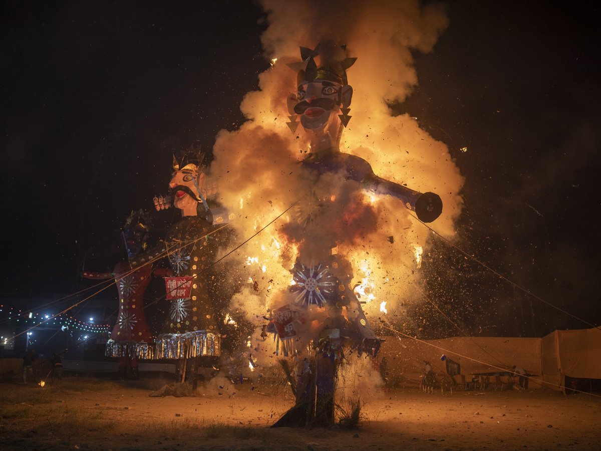 Ravana Dahan in Dussehra celebrations Photo Gallery - Sakshi26