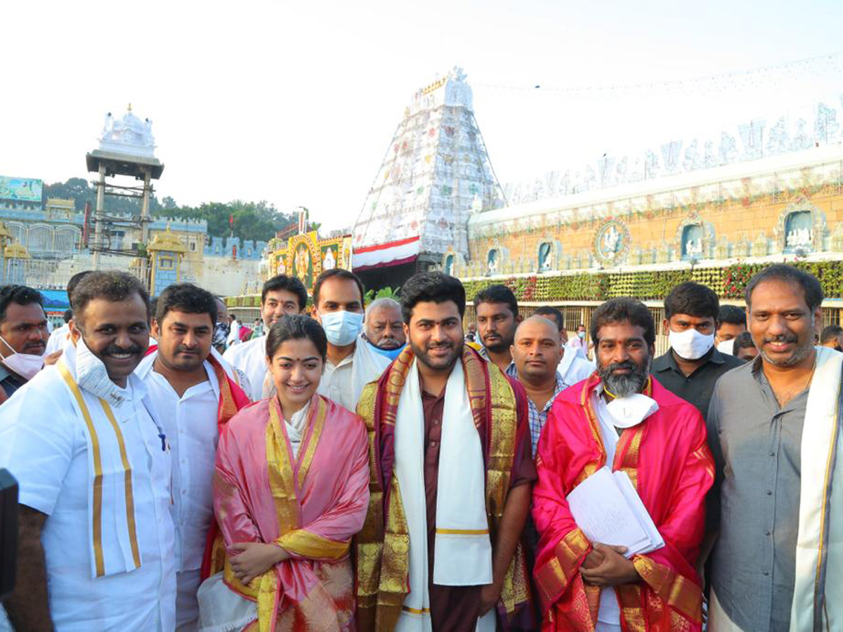 Sharwanand Next With Rashmika Aadaalloo Meeku Johaarlu is Began Shooting - Sakshi7