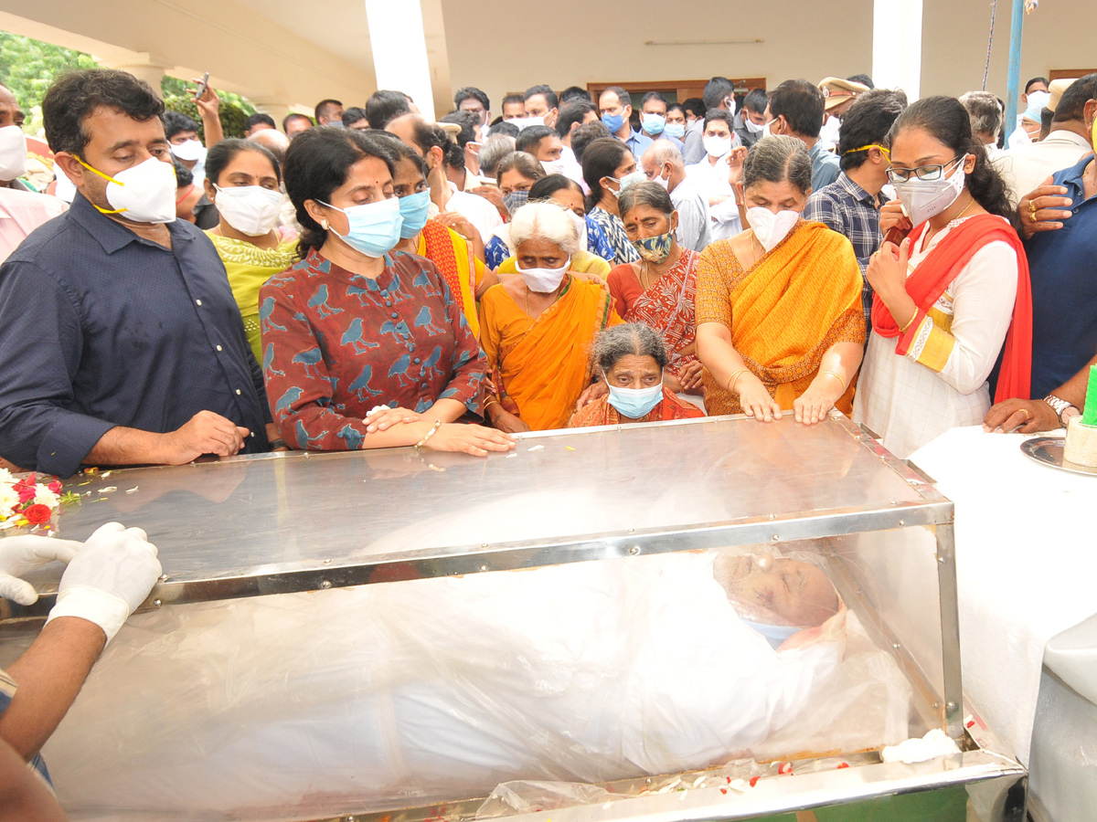 AP CM YS Jagans Father In Law EC Gangi Reddy Funeral Photo Gallery - Sakshi6