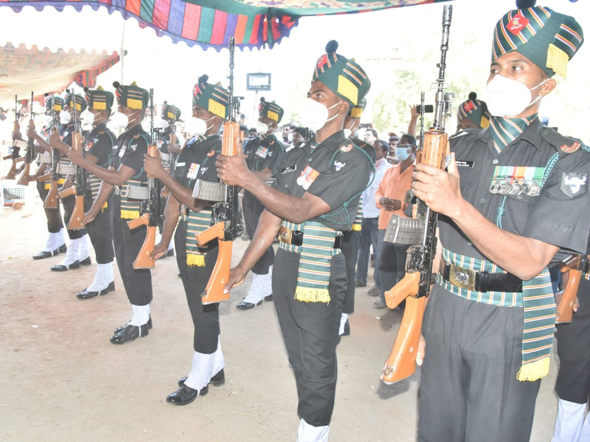 Army Jawan Ryada Mahesh Funeral Photo Gallery - Sakshi14