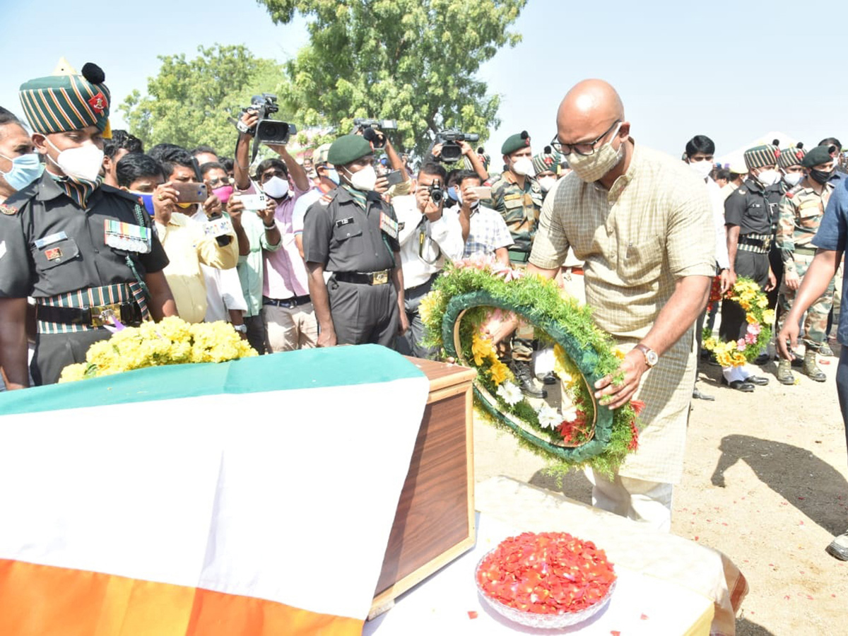 Army Jawan Ryada Mahesh Funeral Photo Gallery - Sakshi29