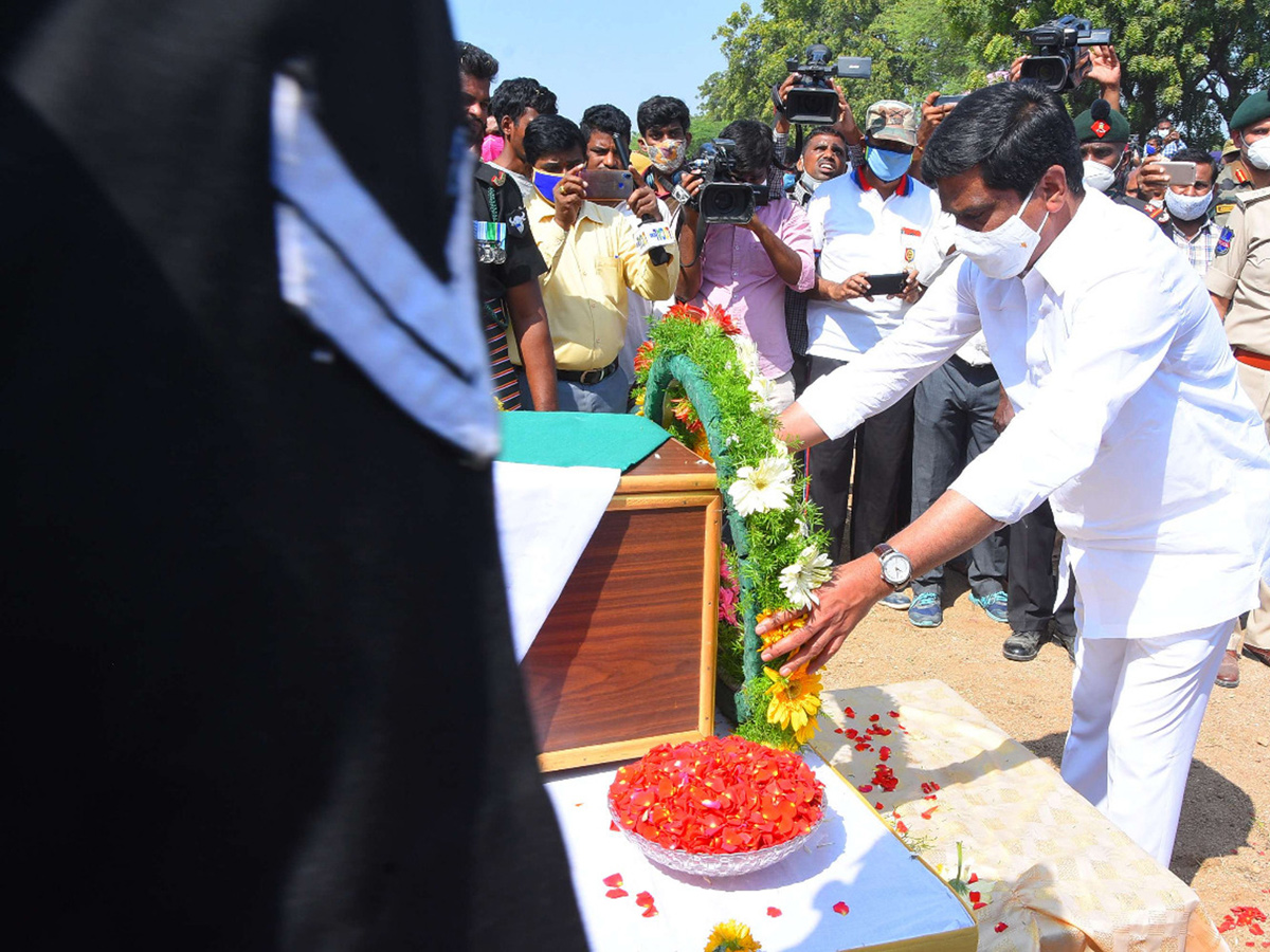 Army Jawan Ryada Mahesh Funeral Photo Gallery - Sakshi31