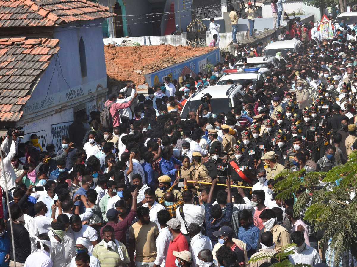 Army Jawan Ryada Mahesh Funeral Photo Gallery - Sakshi32