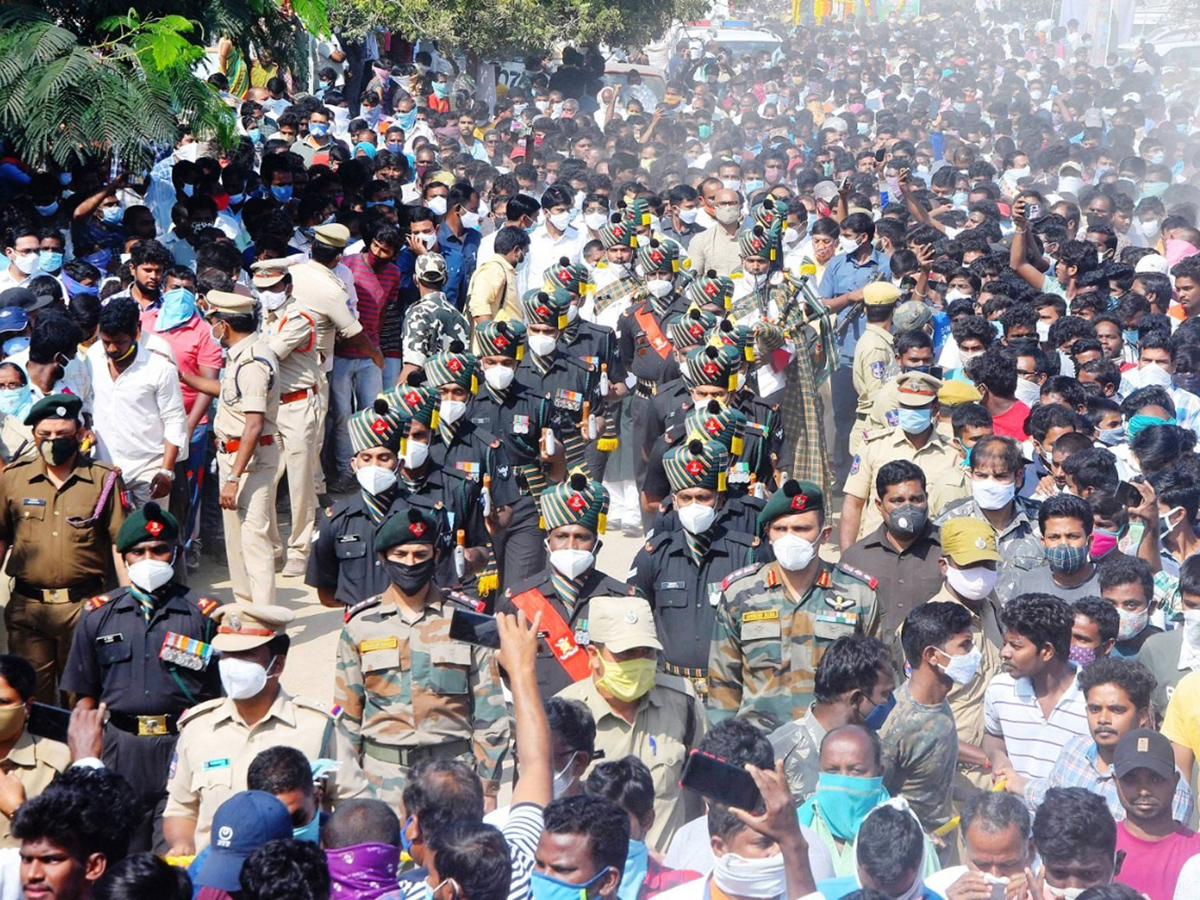 Army Jawan Ryada Mahesh Funeral Photo Gallery - Sakshi9
