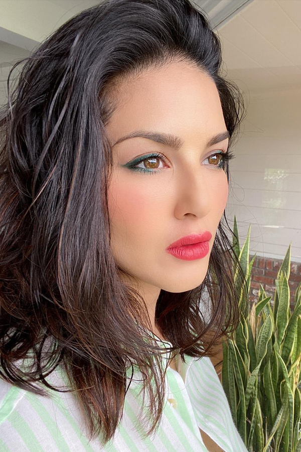 Sunny Leone New Stills Photo Gallery - Sakshi9