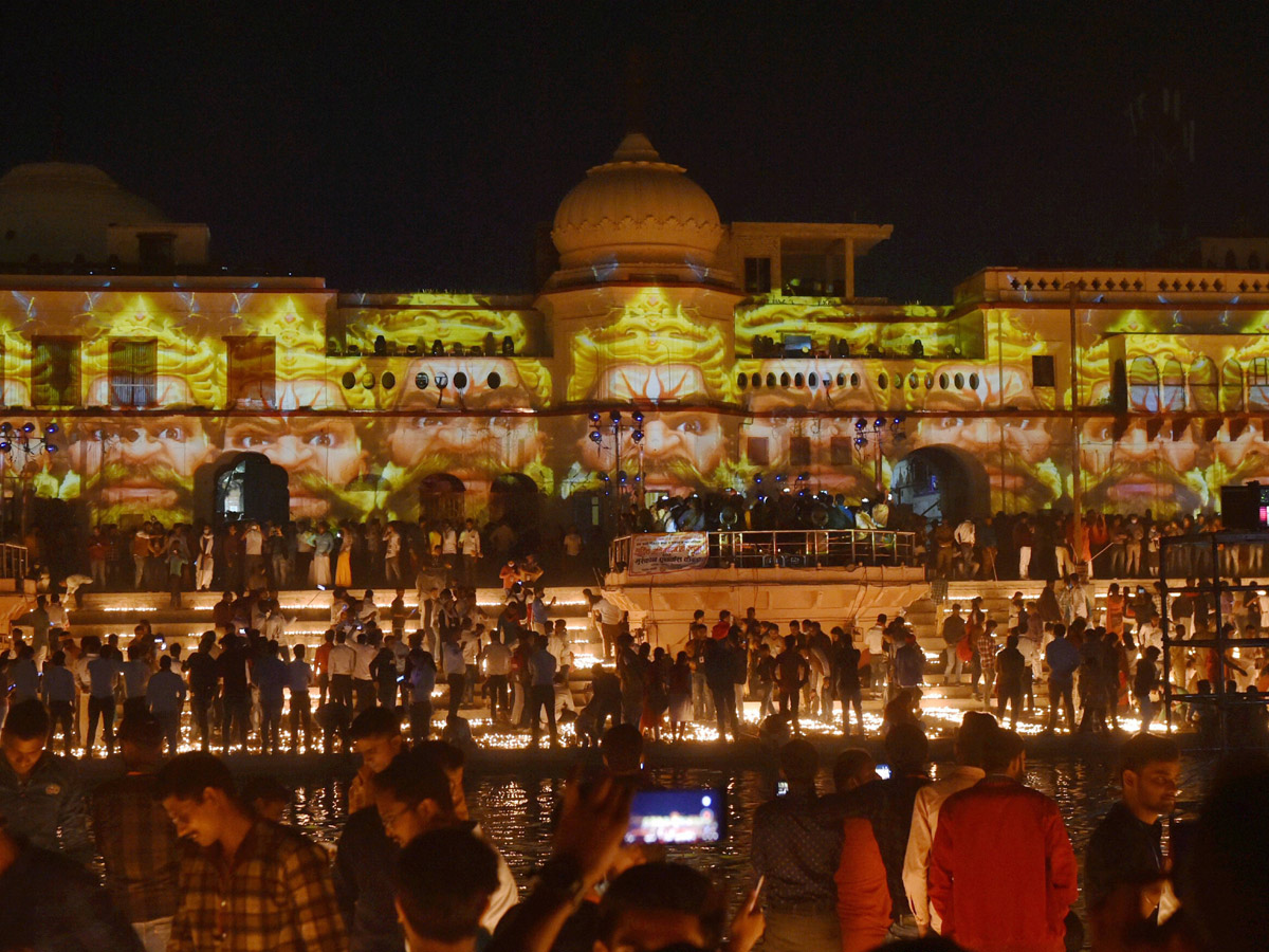 Ayodhya Deepotsav celebrations enter Guinness World Record - Sakshi11