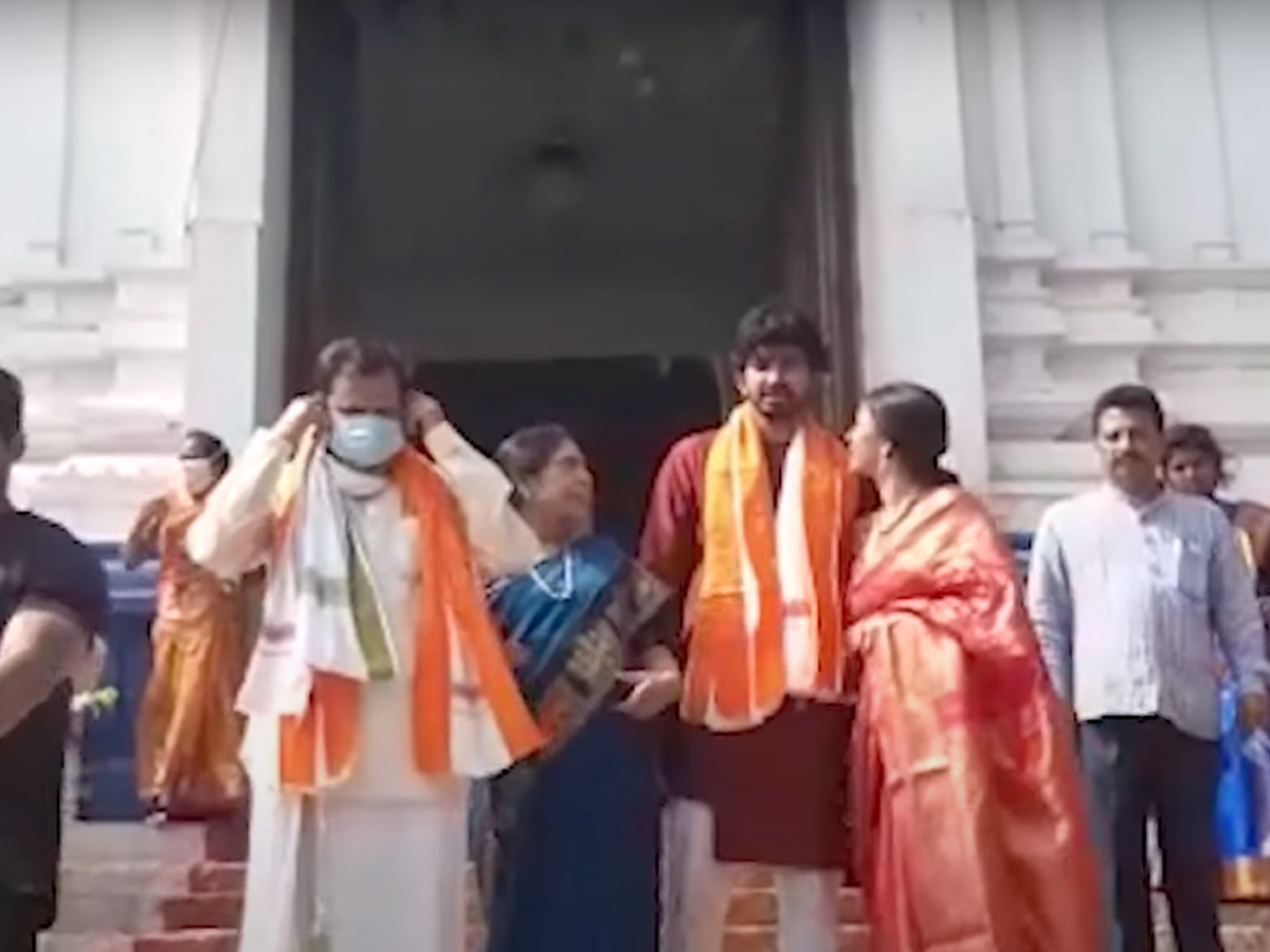 Niharika and Chaithanya Visit Annavaram Temple Photo Gallery - Sakshi3