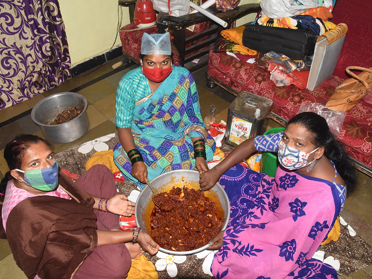 Transgenders Doing Self Employement In Kuthubullar At Hyderabad - Sakshi1