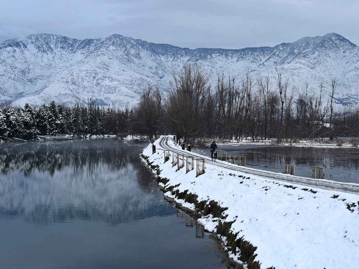 Heavy Snowfall In Jammu Kashmir Photo Gallery - Sakshi10