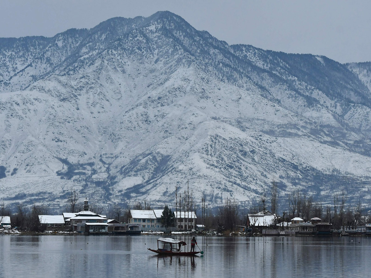 Heavy Snowfall In Jammu Kashmir Photo Gallery - Sakshi12