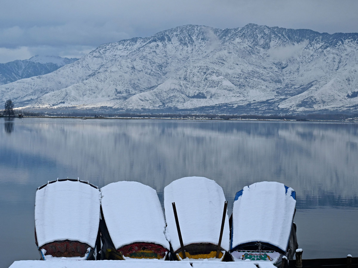 Heavy Snowfall In Jammu Kashmir Photo Gallery - Sakshi14