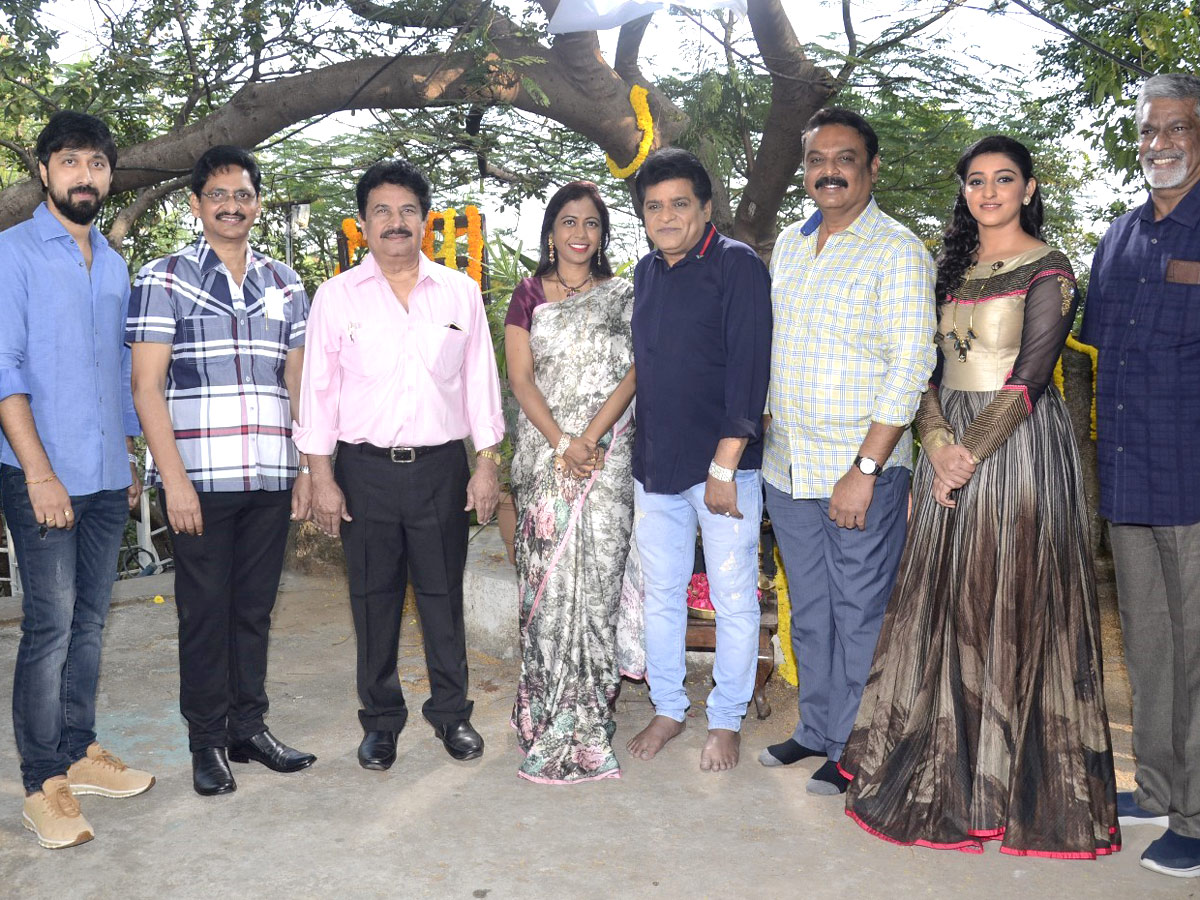 Andaru Bagundali Andulo Nenundali Movie Opening - Sakshi1