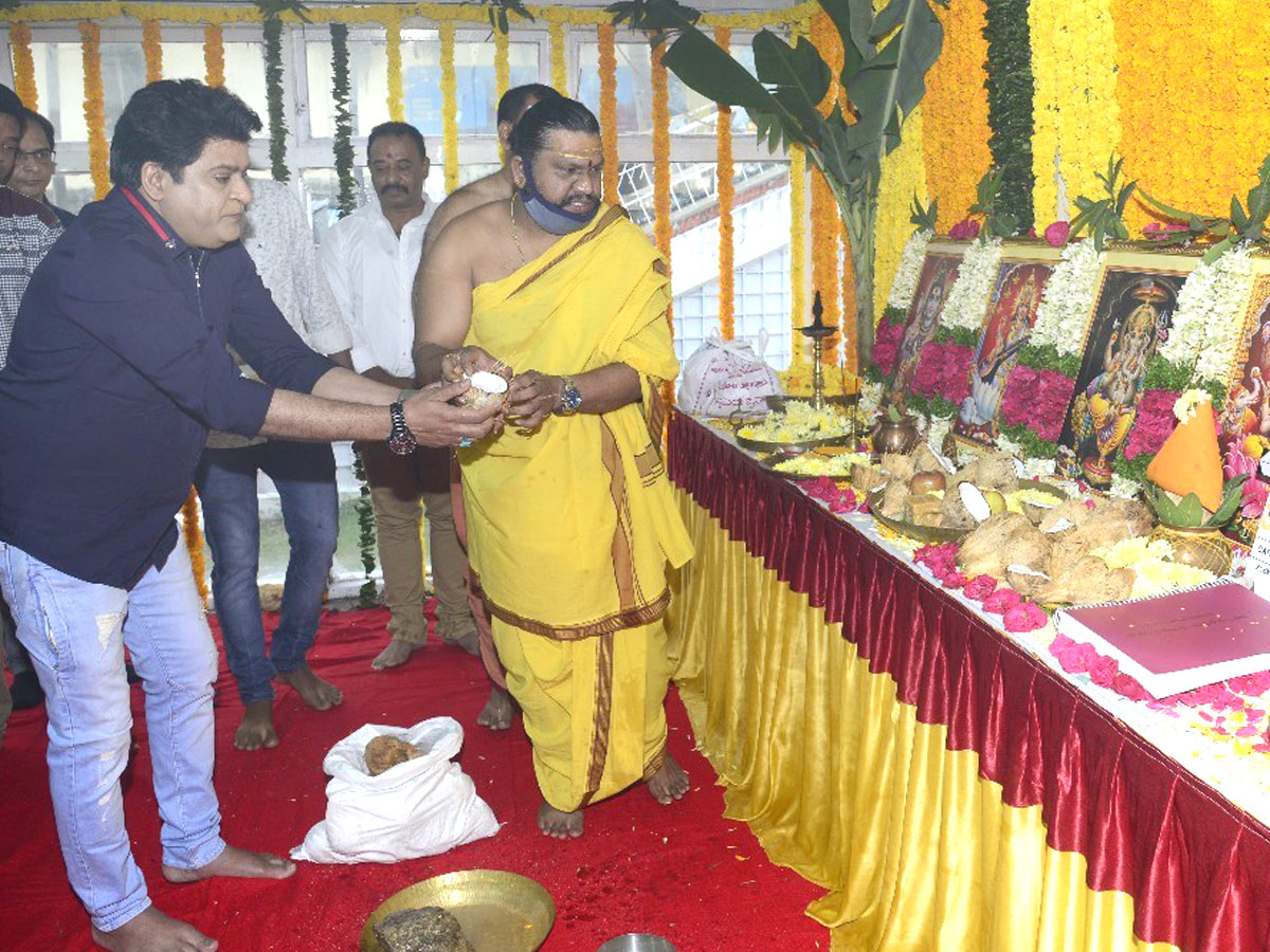 Andaru Bagundali Andulo Nenundali Movie Opening - Sakshi18