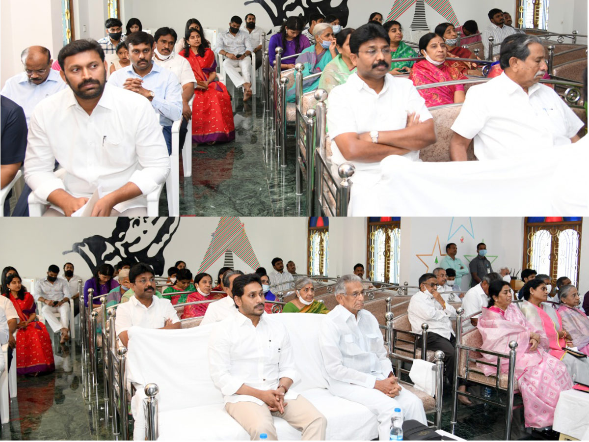 AP CM Jagan Christmas Celebrations in YSR District - Sakshi17