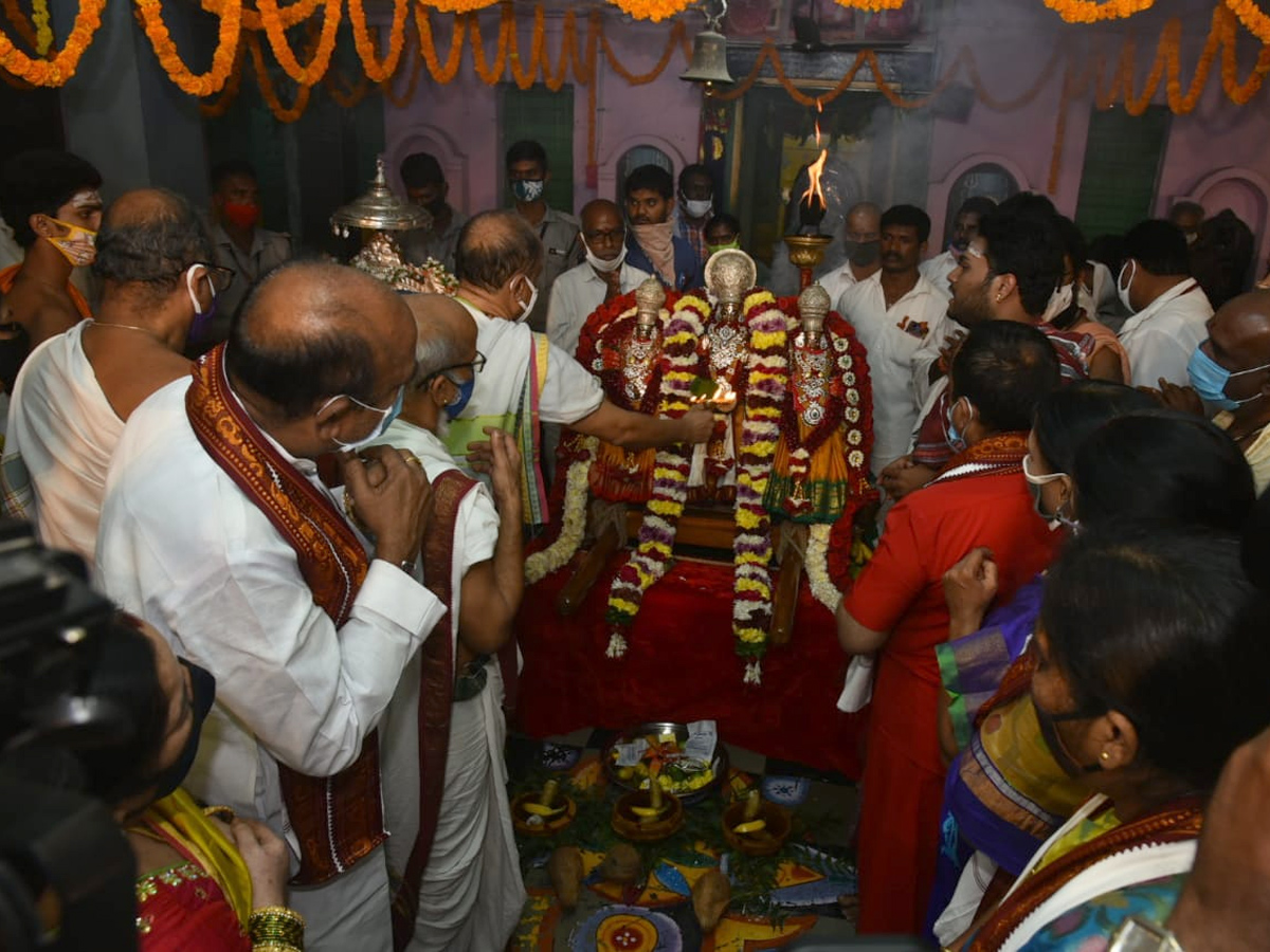 Kalasha Jyothi Mahotsavam in Vijayawada Photo Gallery - Sakshi1