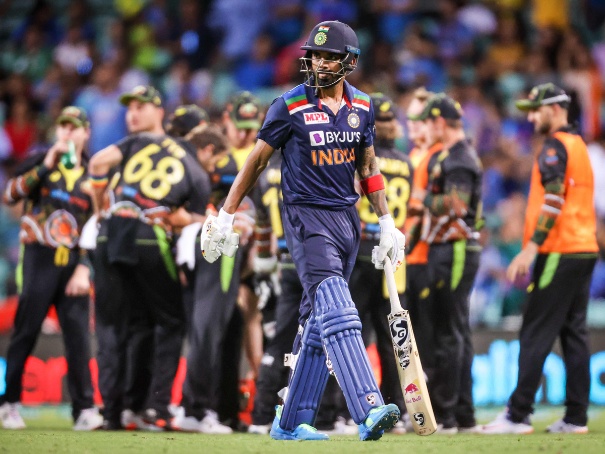 India beat Australia by 6 wickets in 2nd T20 to take series Photo Gallery - Sakshi12