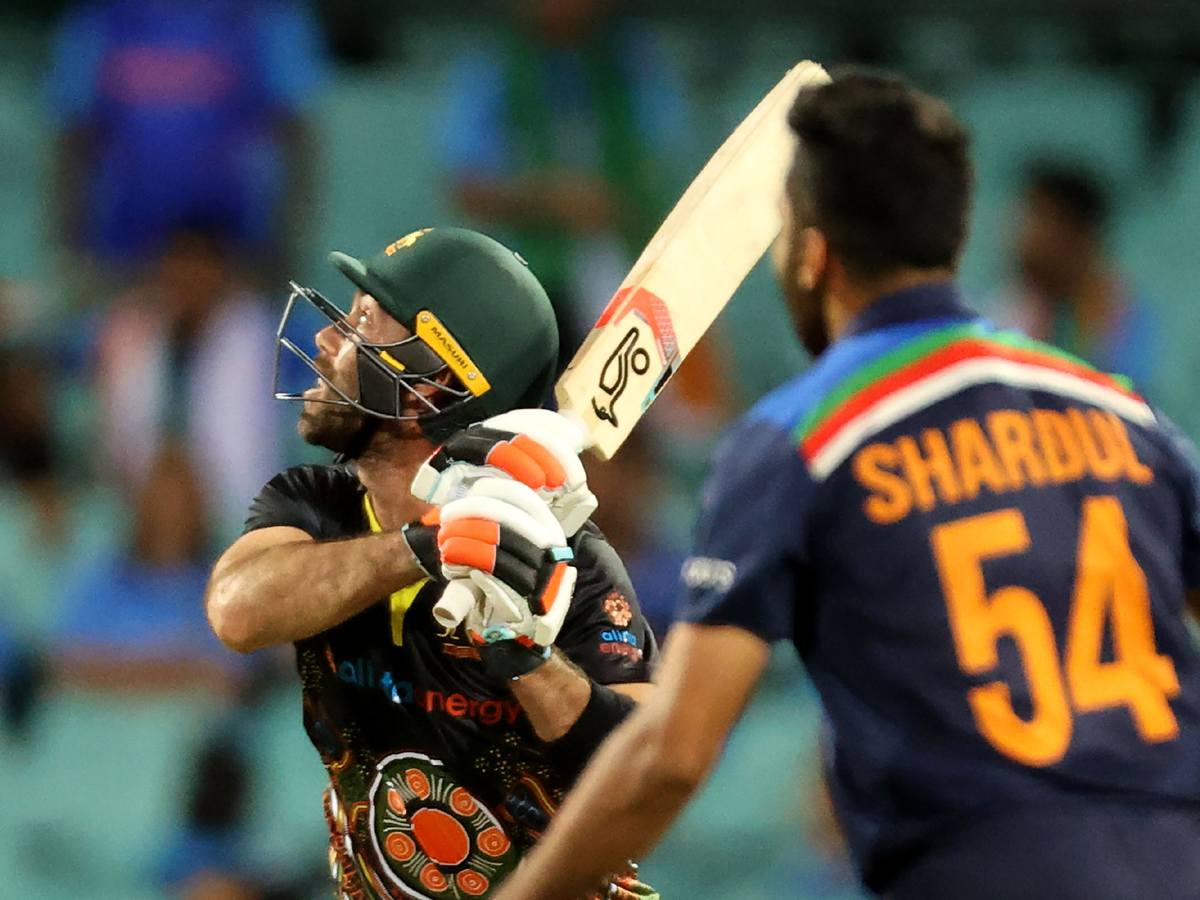 India beat Australia by 6 wickets in 2nd T20 to take series Photo Gallery - Sakshi15
