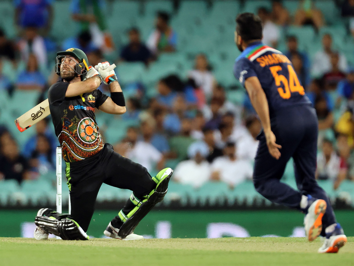 India beat Australia by 6 wickets in 2nd T20 to take series Photo Gallery - Sakshi17