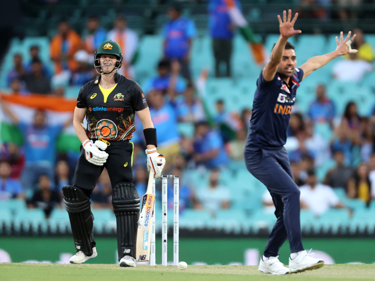India beat Australia by 6 wickets in 2nd T20 to take series Photo Gallery - Sakshi20