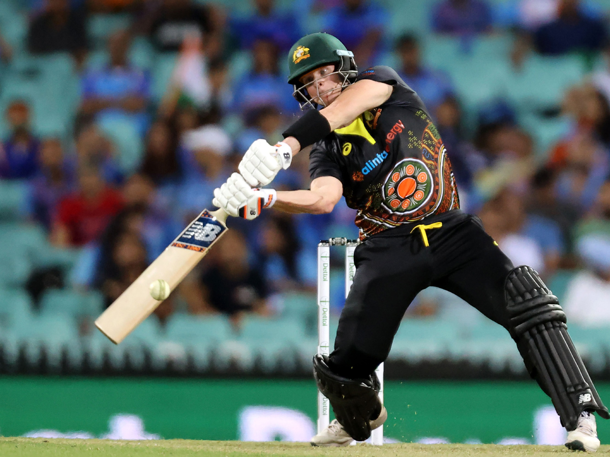 India beat Australia by 6 wickets in 2nd T20 to take series Photo Gallery - Sakshi21