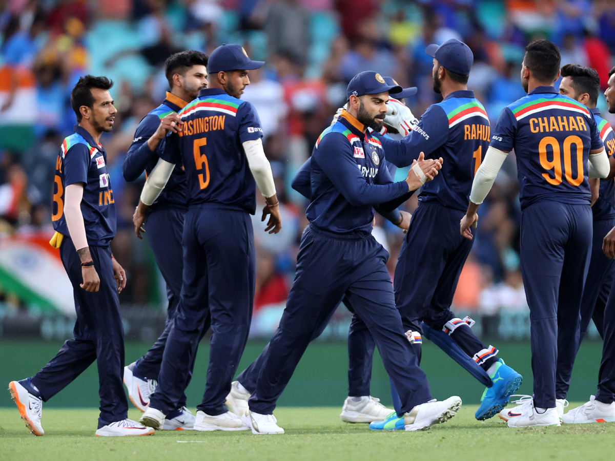 India beat Australia by 6 wickets in 2nd T20 to take series Photo Gallery - Sakshi24