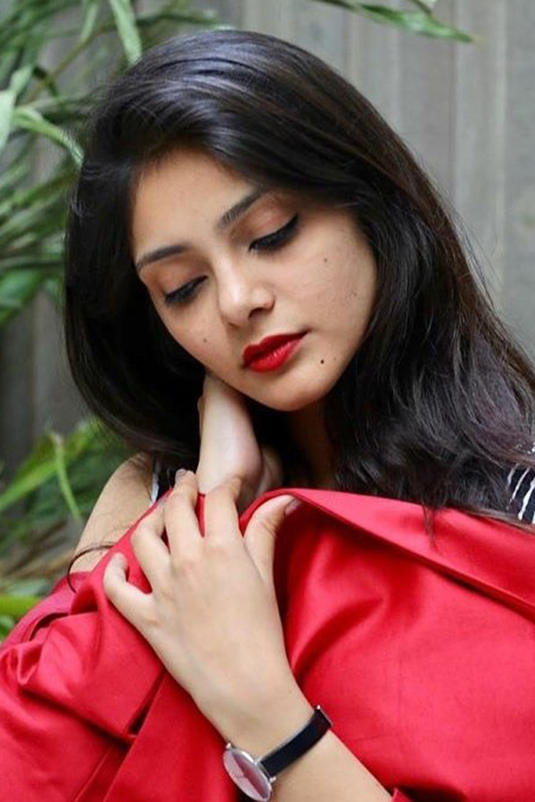 Telugu actress Rahasya Gorak Photos - Sakshi3