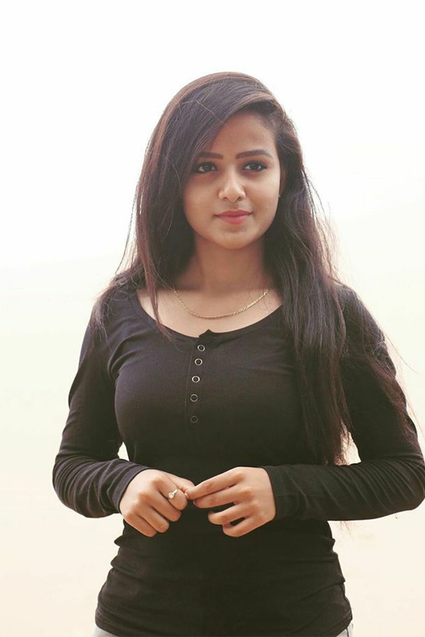 Vaishnavi Chaitanya HD Images, Photos From Instagram, The Software DevLOVEper - Sakshi19