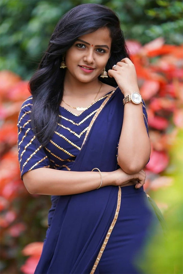 Vaishnavi Chaitanya HD Images, Photos From Instagram, The Software DevLOVEper - Sakshi24