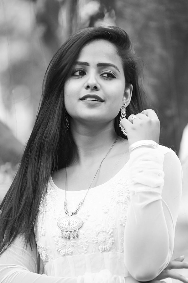 Vaishnavi Chaitanya HD Images, Photos From Instagram, The Software DevLOVEper - Sakshi30